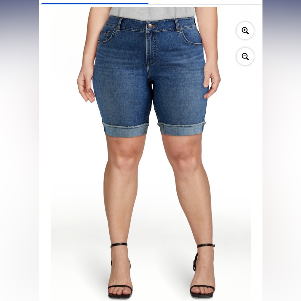 Lee® Women's Plus Mid Rise Bermuda Short